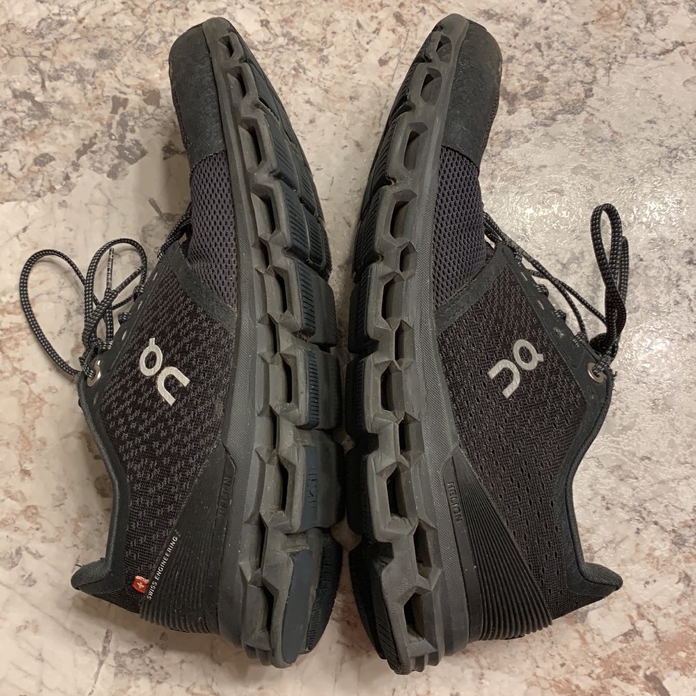 ON CLOUD | Running shoes